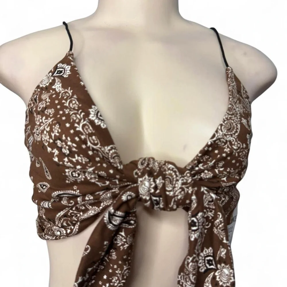 Brown Bandana Tie-Front Crop Top - Picture 3 of 4